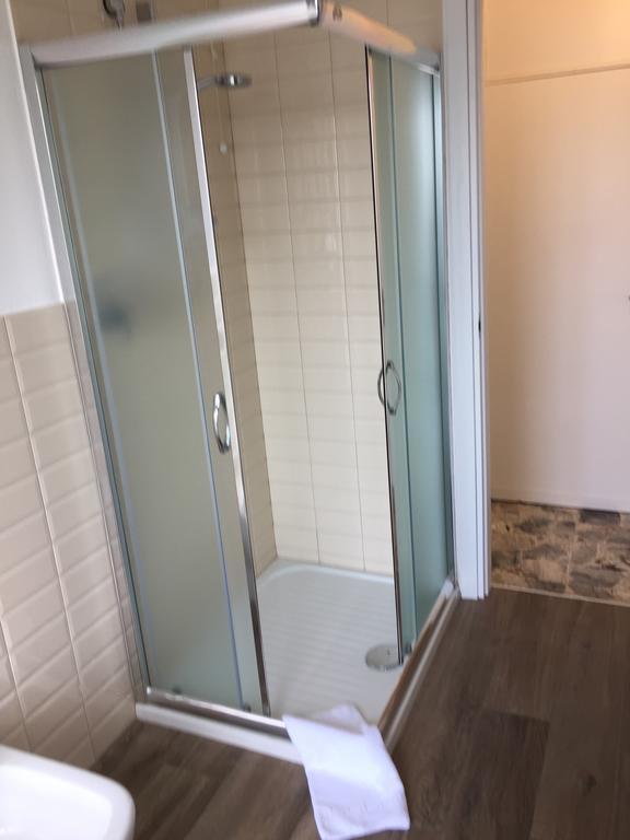 Rooms Villa Bergamo Airport Scanzorosciate Exteriör bild